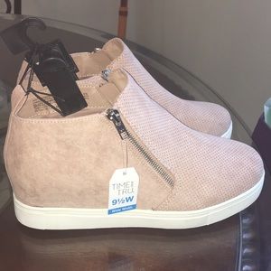 NWT Time and Tru ZipUp Sneakers